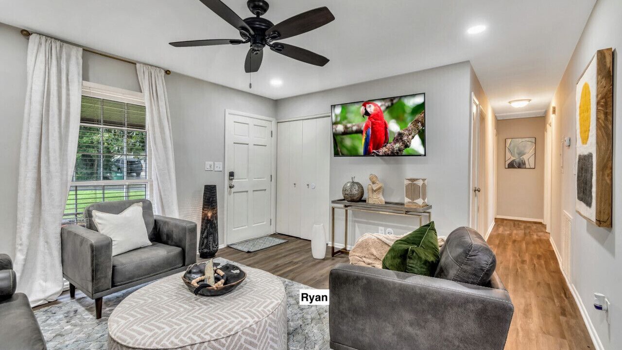 Photo of Livingroom in Conley