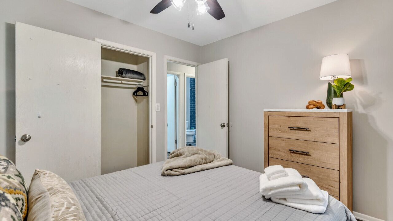 Photo of Bedroom in Conley