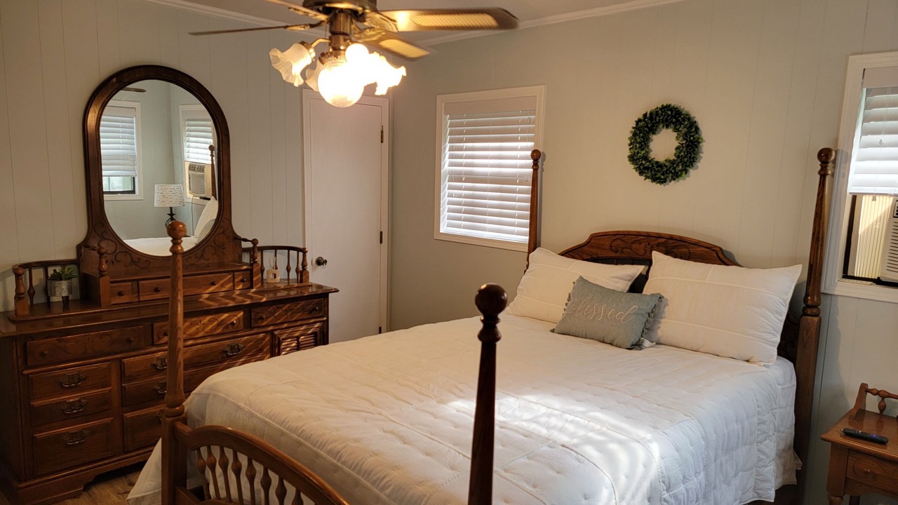 Photo of Bedroom in Guntersville
