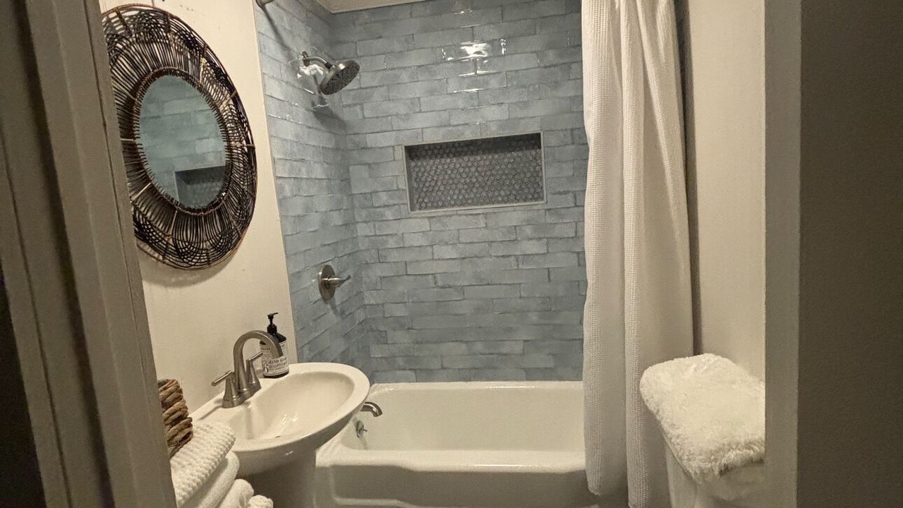 Photo of Bathroom in Guntersville