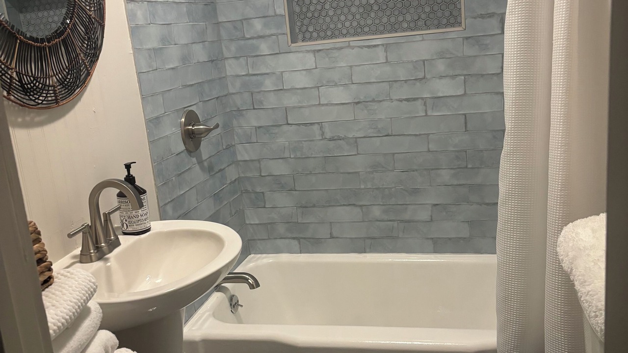 Photo of Bathroom in Guntersville