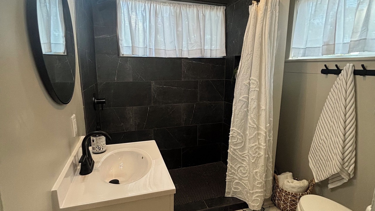 Photo of Bathroom in Guntersville