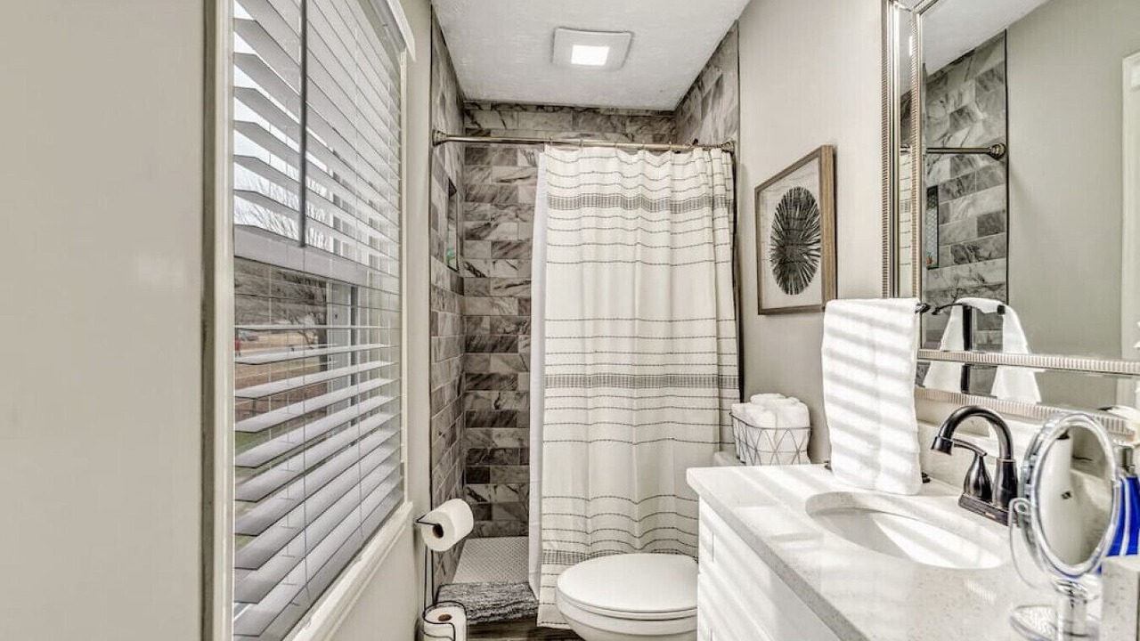 Photo of Bathroom in Powder Springs