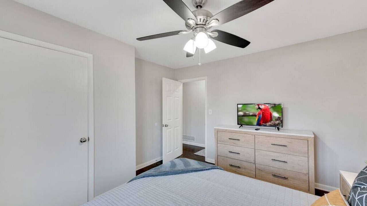 Photo of Bedroom in Addison Heights