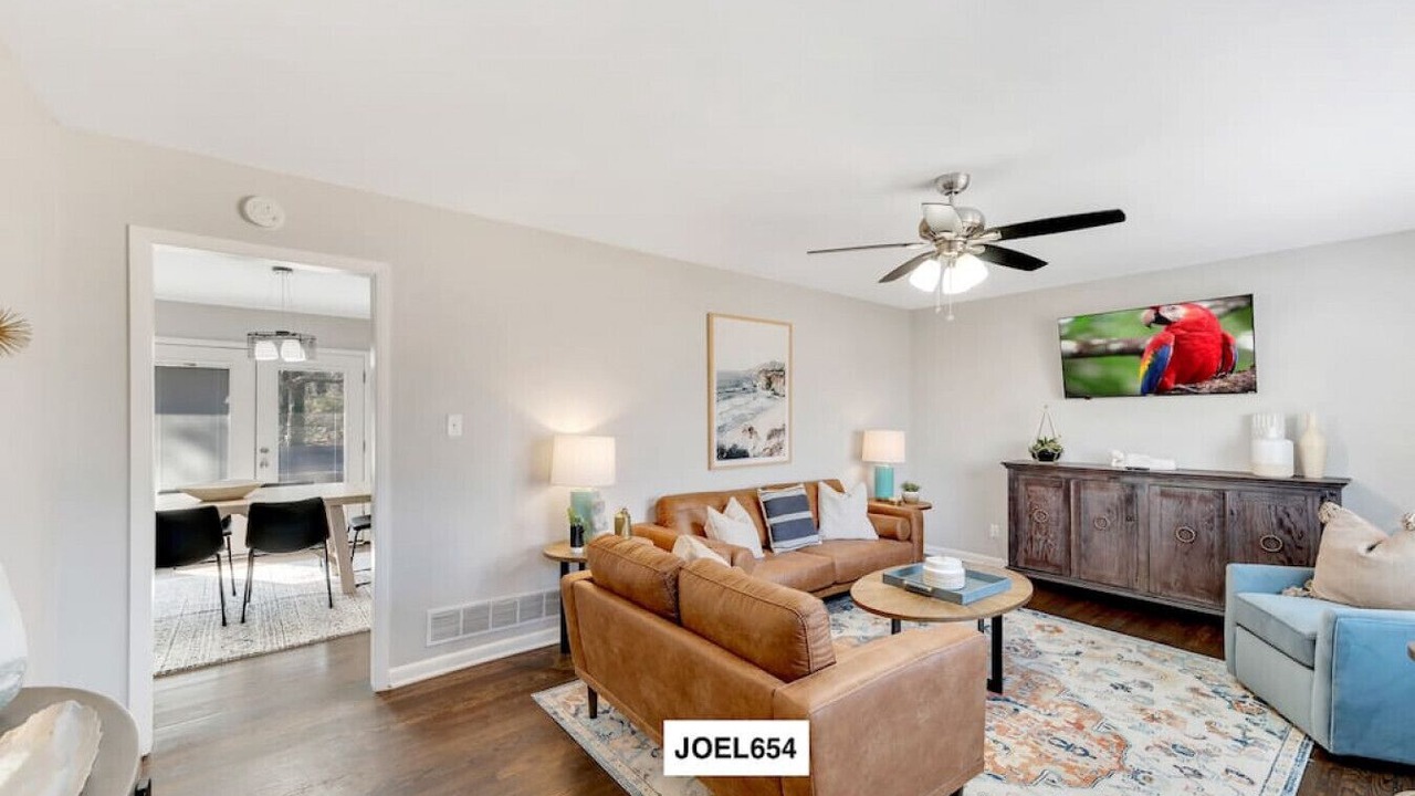 Photo of Livingroom in Addison Heights