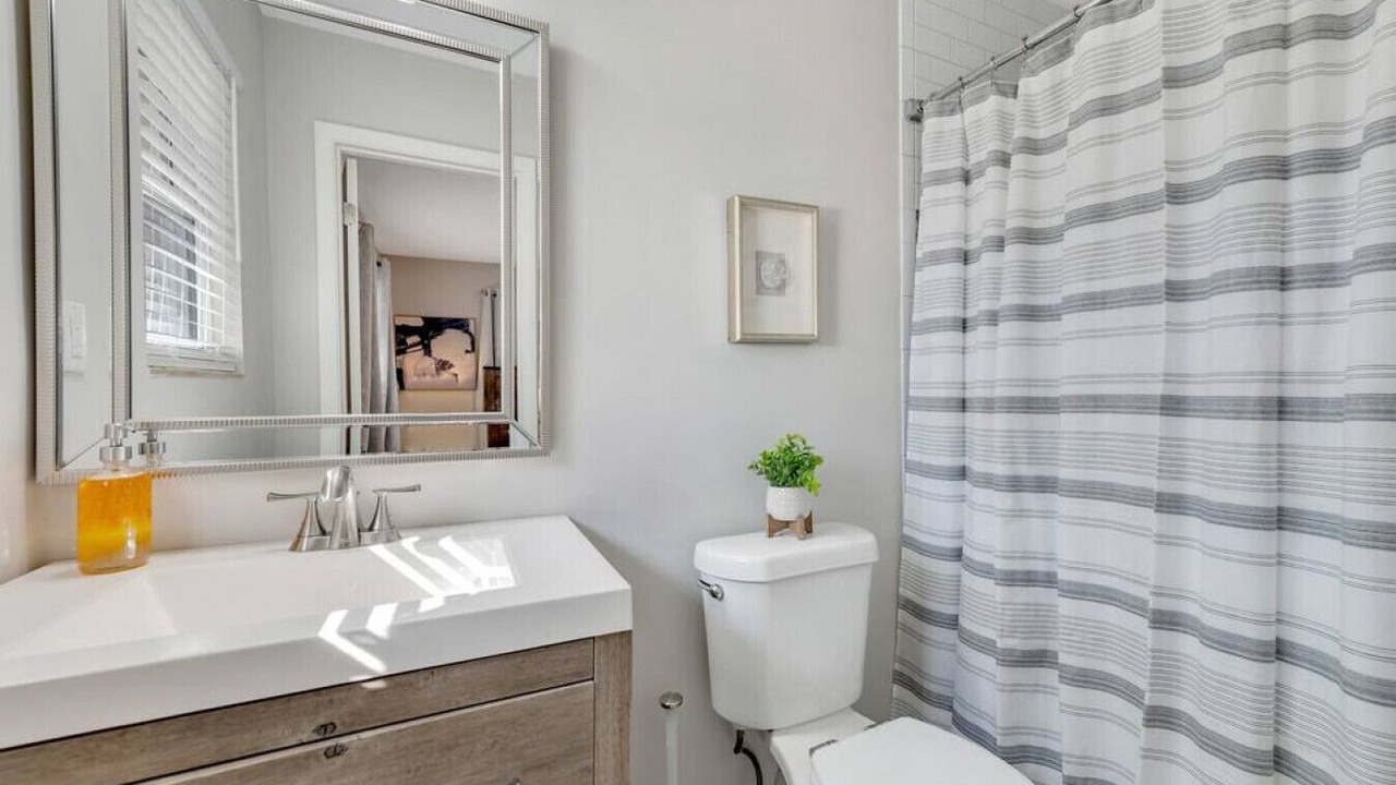Photo of Bathroom in Addison Heights