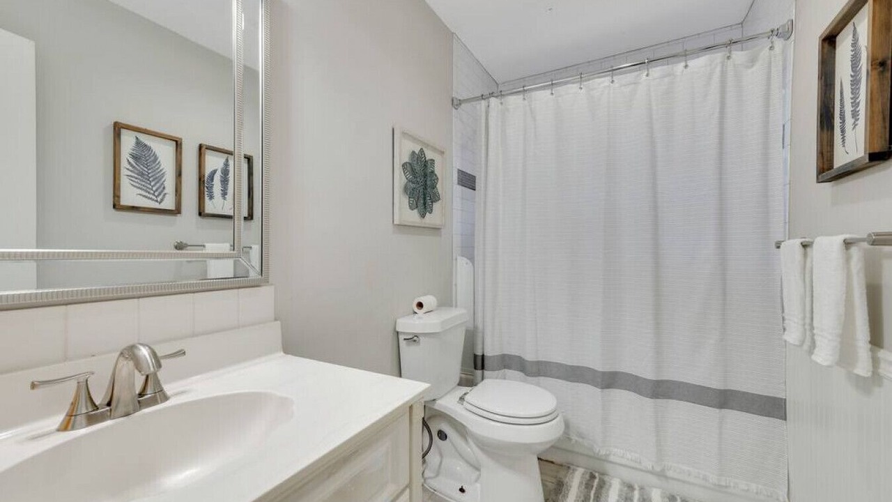 Photo of Bathroom in Addison Heights