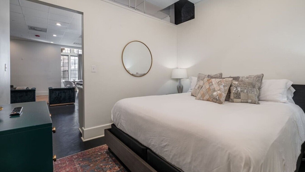 Photo of Bedroom in Central City