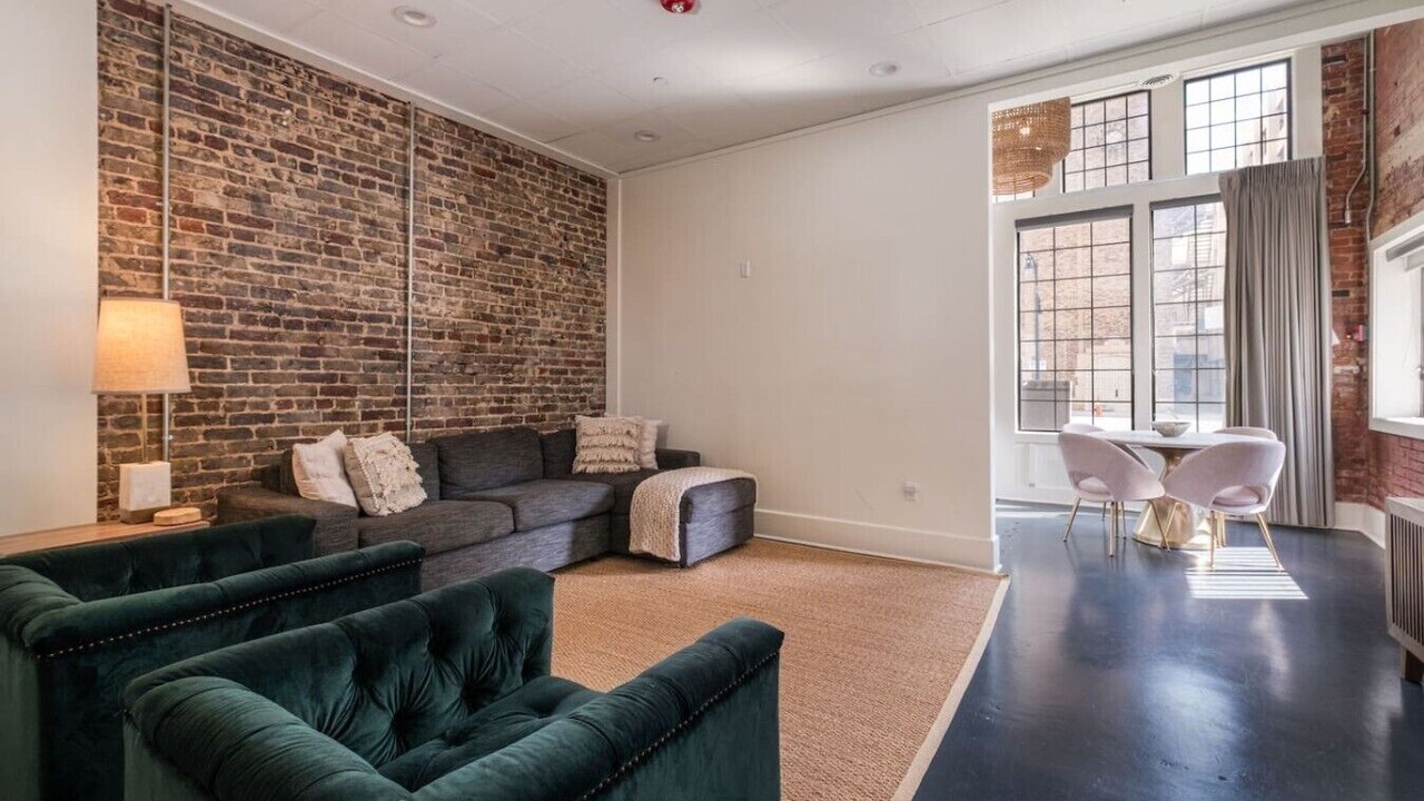 Photo of Livingroom in Central City