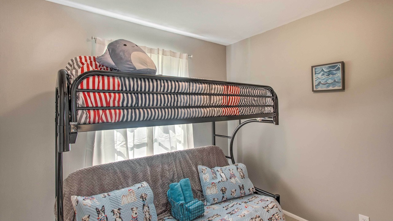 Photo of Bedroom in Country Club Estates