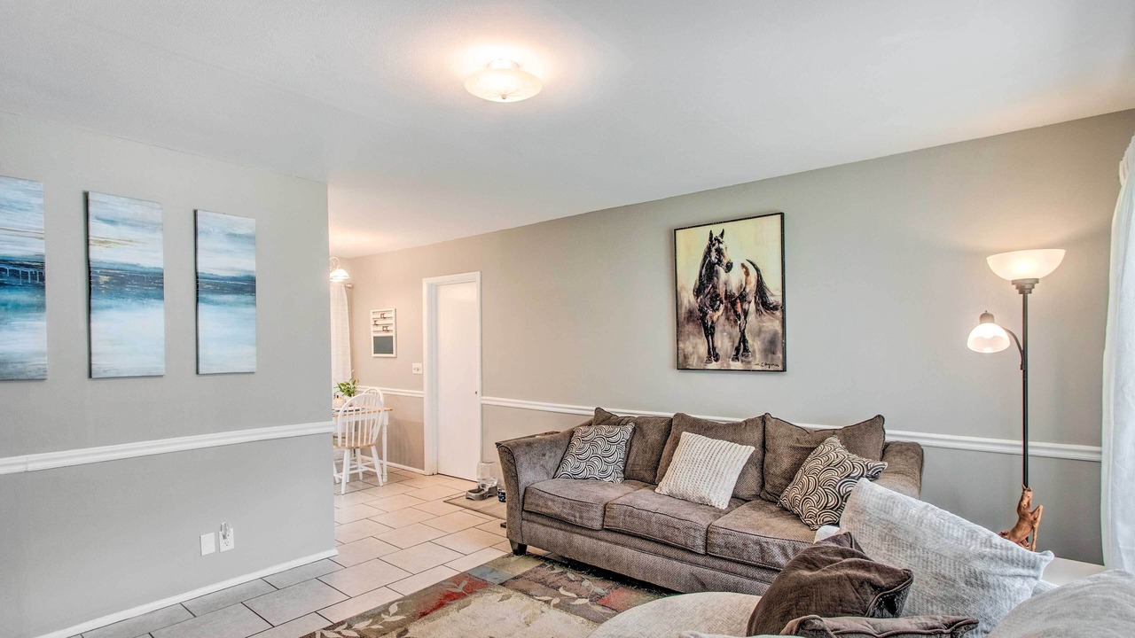 Photo of Livingroom in Country Club Estates