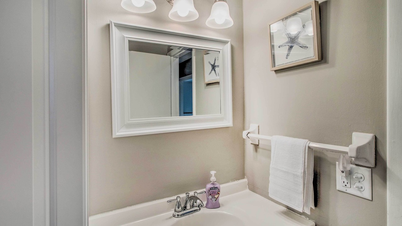Photo of Bathroom in Country Club Estates