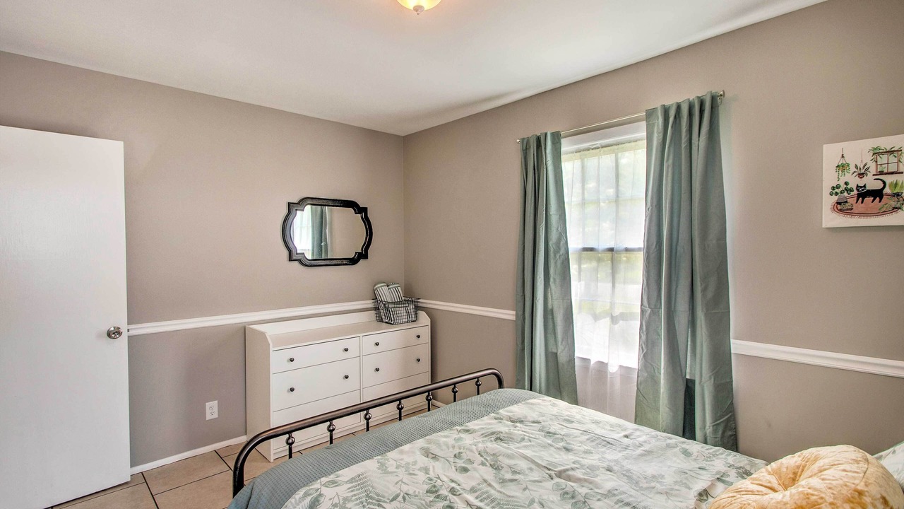 Photo of Bedroom in Country Club Estates