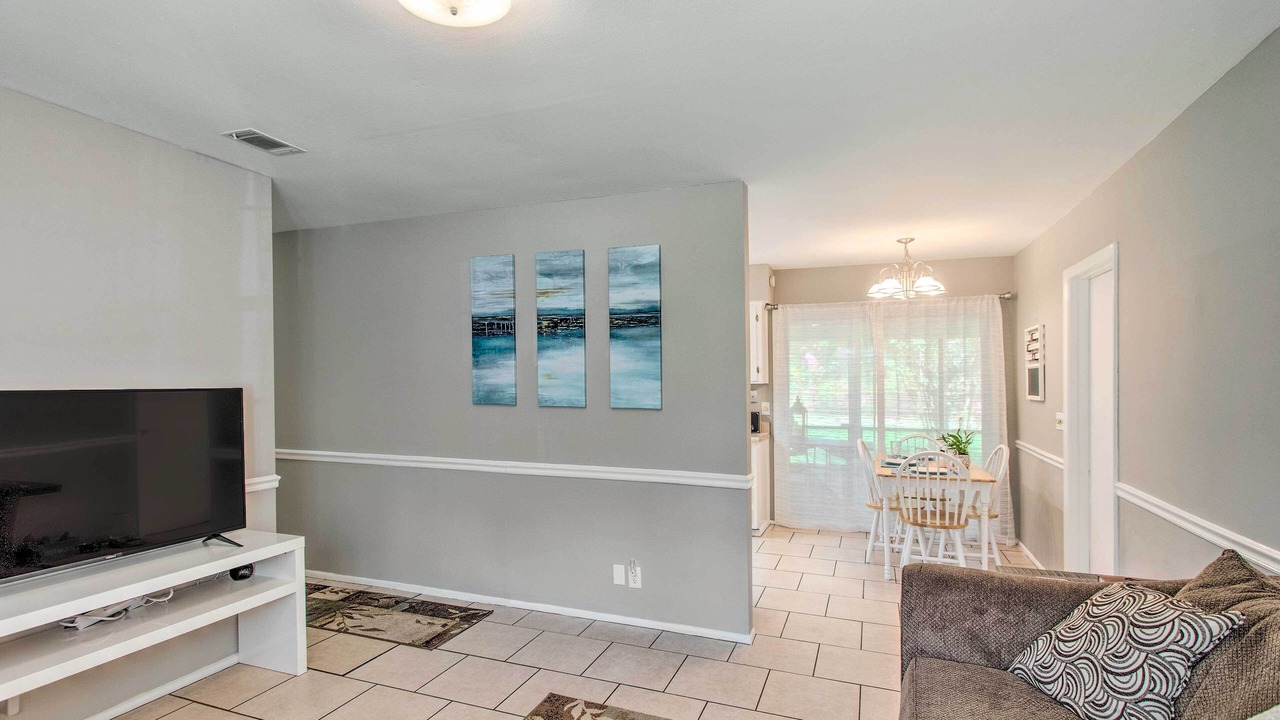 Photo of Livingroom in Country Club Estates