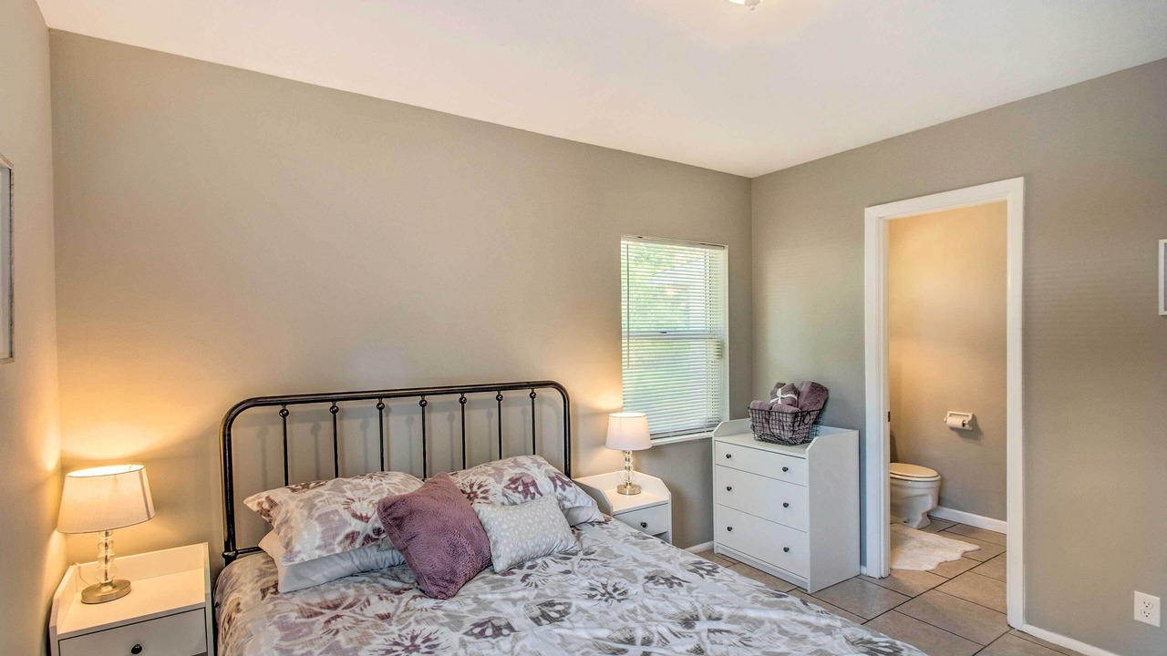 Photo of Bedroom in Country Club Estates