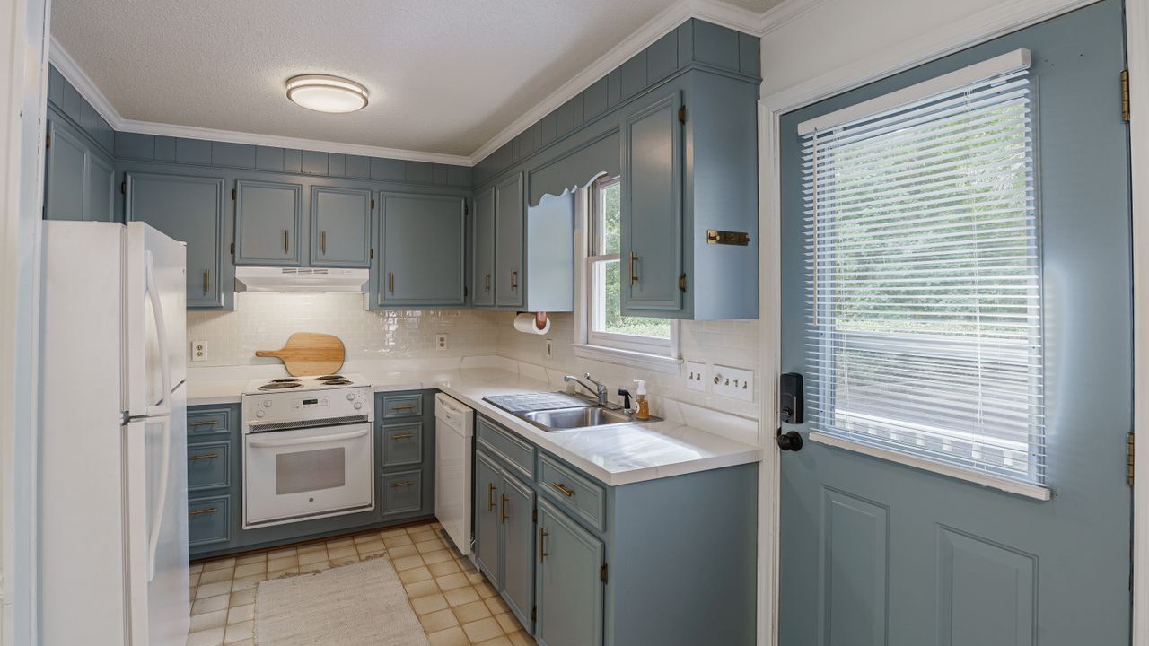 Photo of Kitchen in Newberry Shores