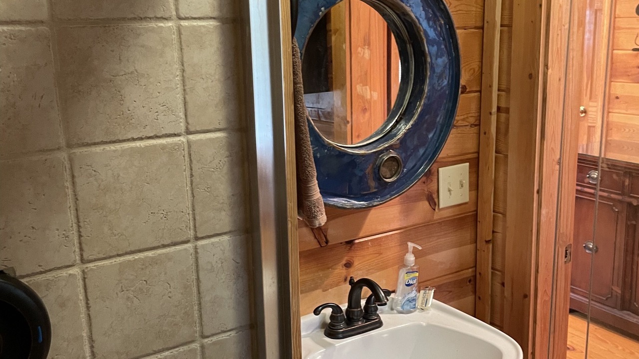 Photo of Bathroom in Rising Fawn
