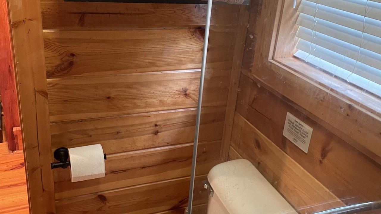 Photo of Bathroom in Rising Fawn
