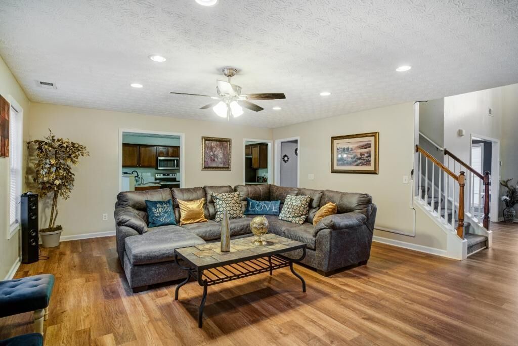 Photo of Livingroom in Conley
