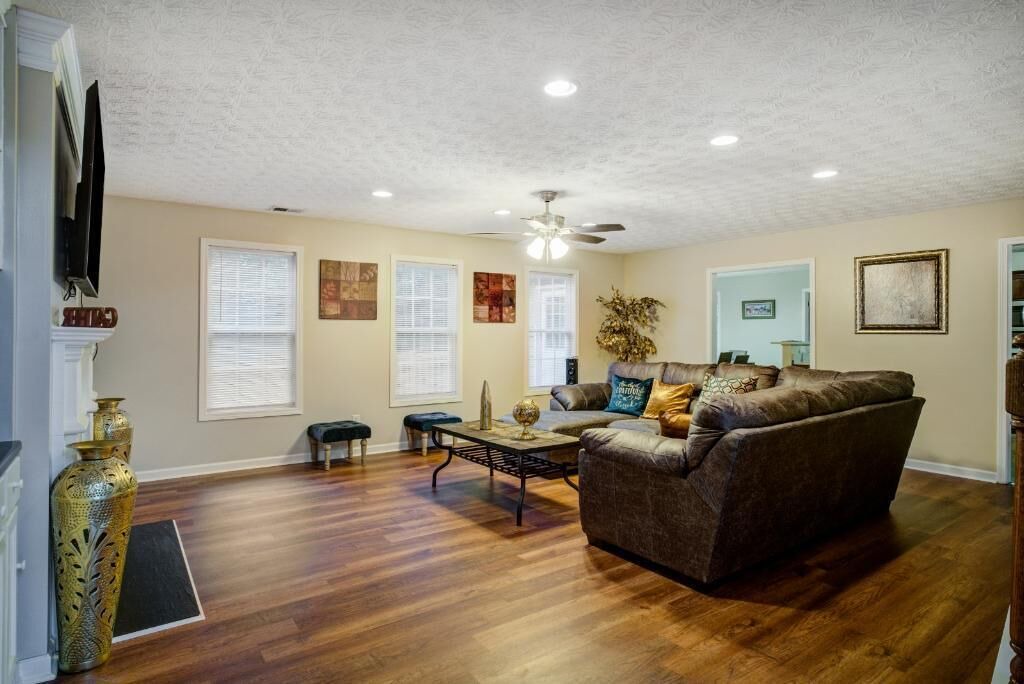 Photo of Livingroom in Conley