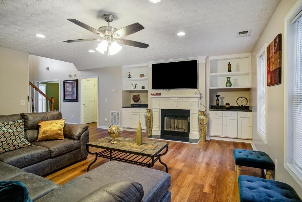 Photo of Livingroom in Conley