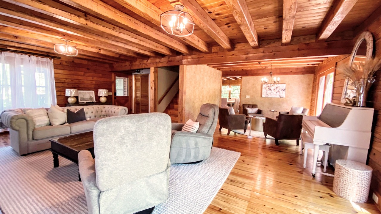Photo of Livingroom in Mooresville