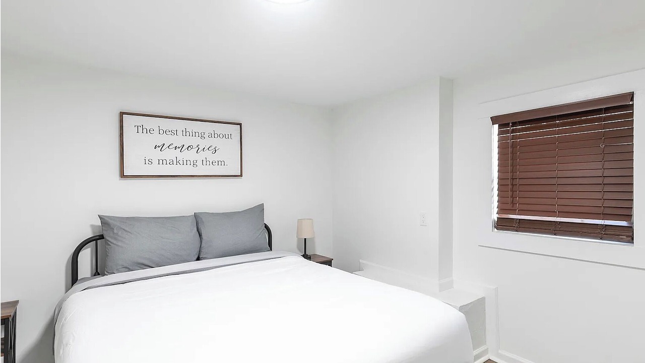 Photo of Bedroom in Crestline Heights