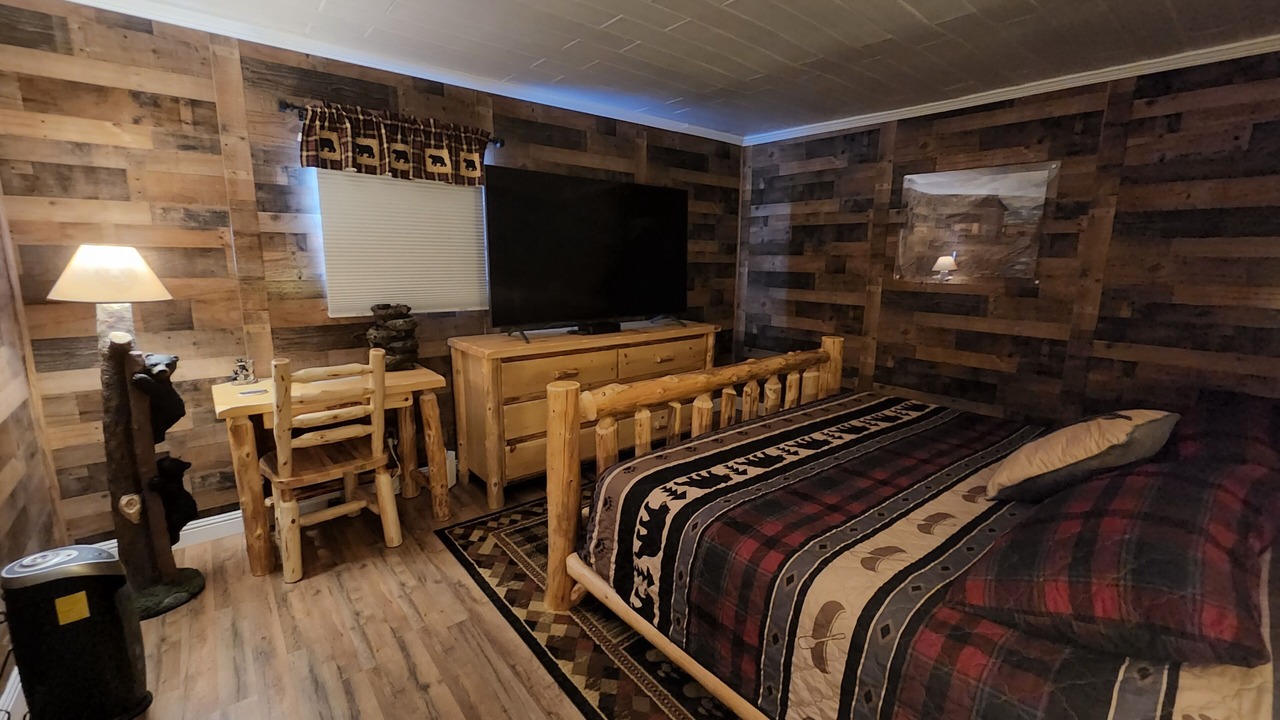 Photo of Bedroom in Rocky Grove