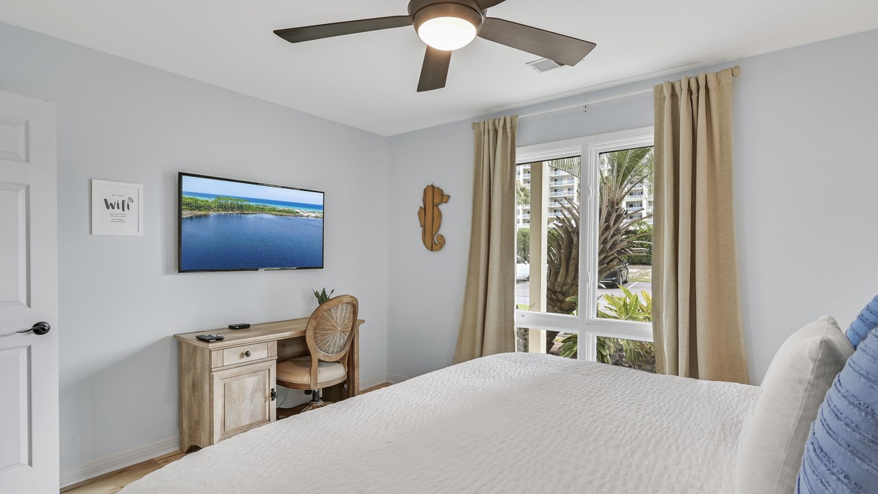 Photo of Bedroom in Miramar Beach