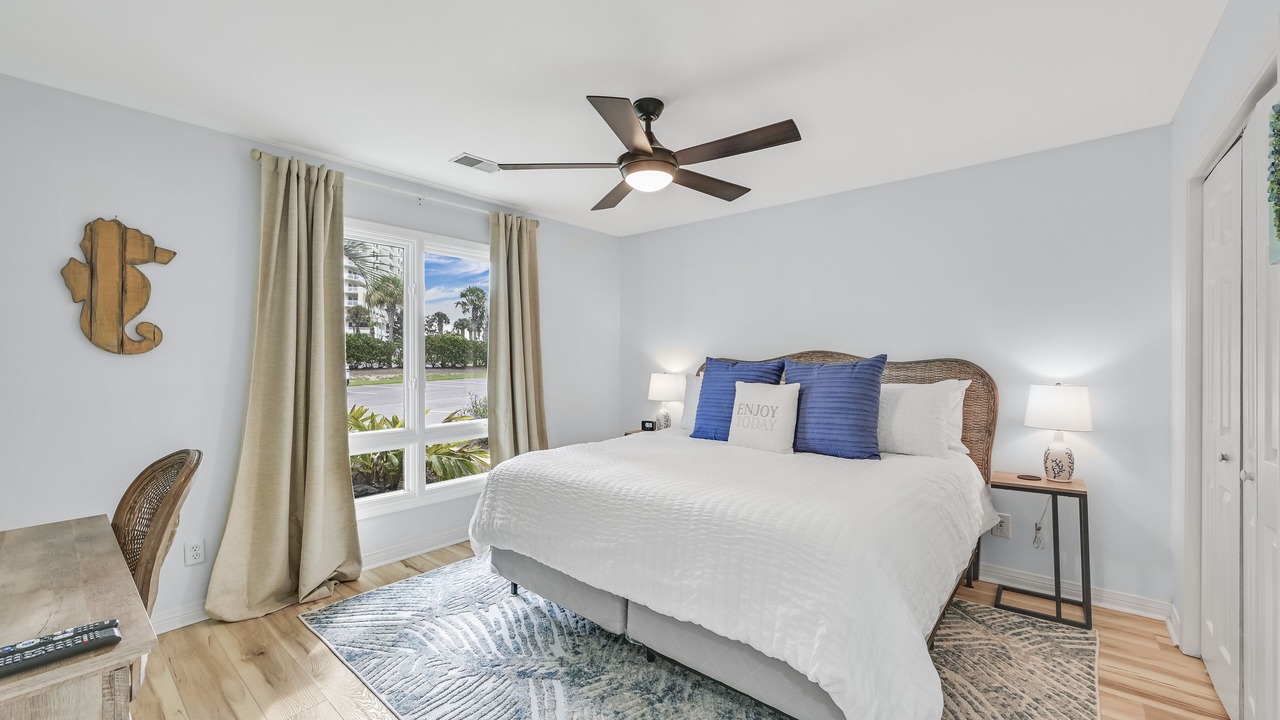 Photo of Bedroom in Miramar Beach