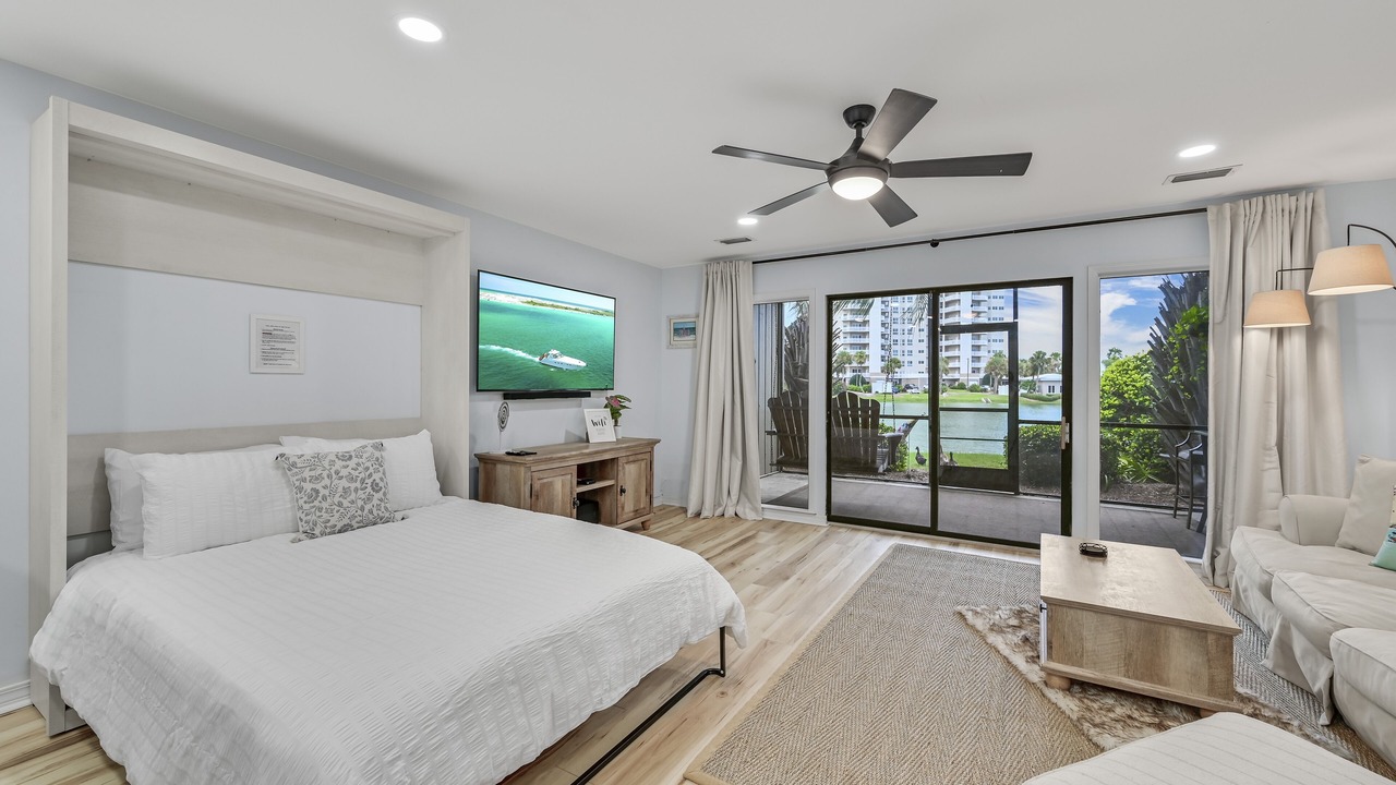 Photo of Bedroom in Miramar Beach