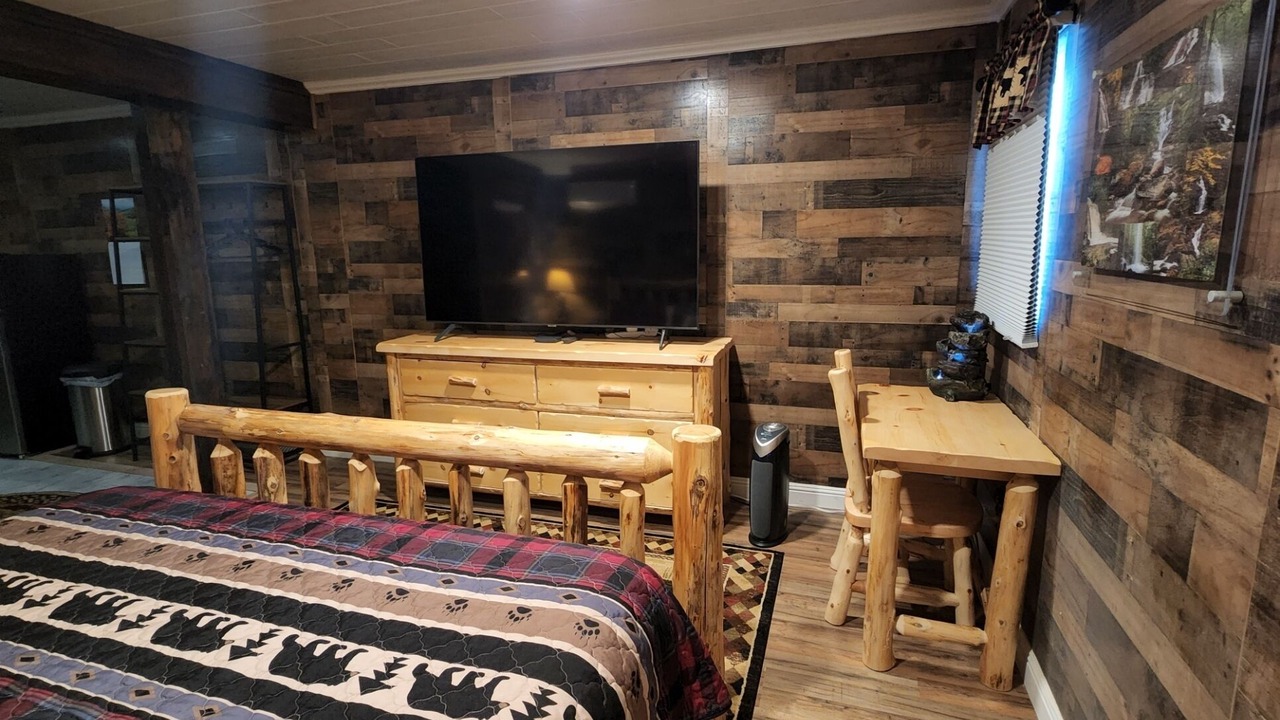 Photo of Bedroom in Rocky Grove
