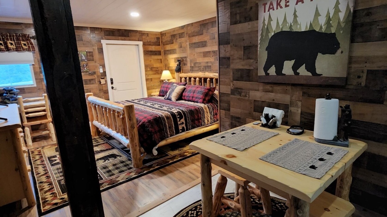 Photo of Bedroom in Rocky Grove