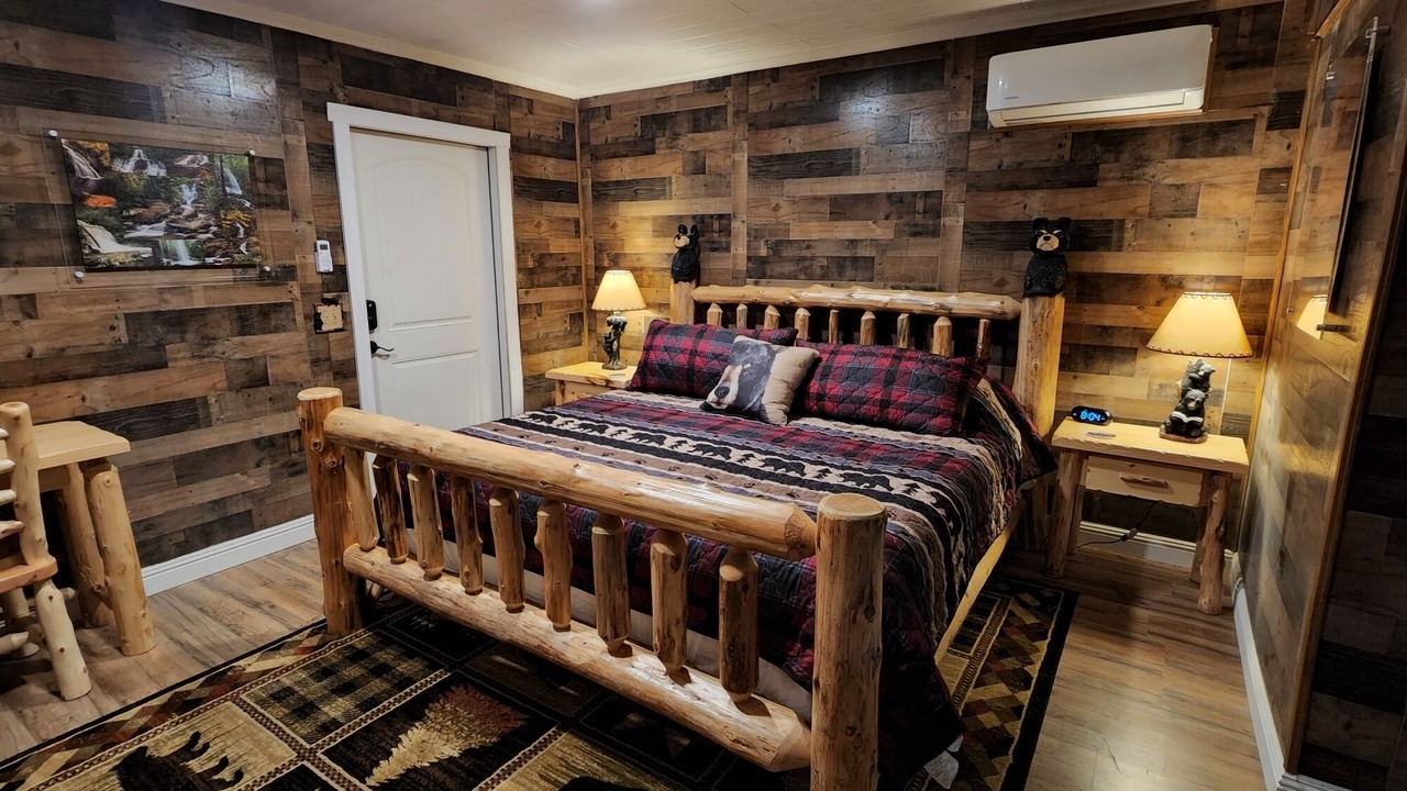 Photo of Bedroom in Rocky Grove