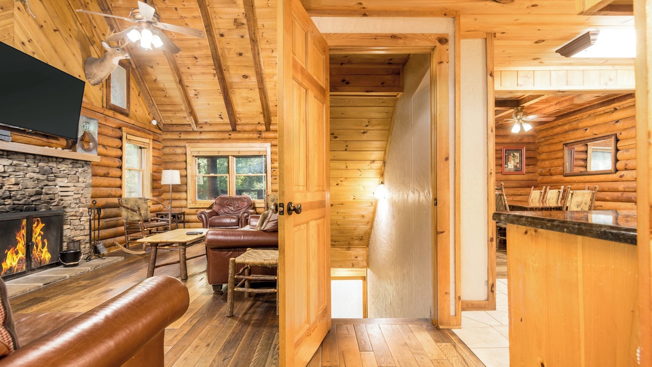 Photo of Livingroom in Rocky Grove