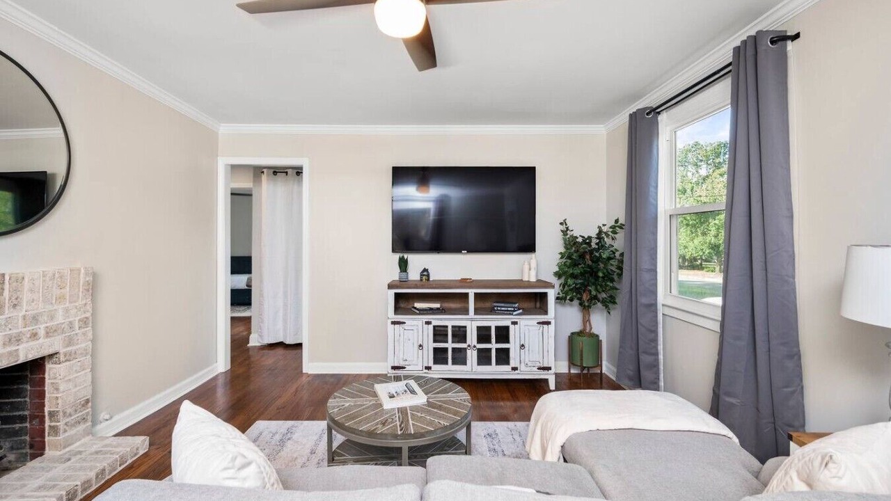 Photo of Livingroom in Macon