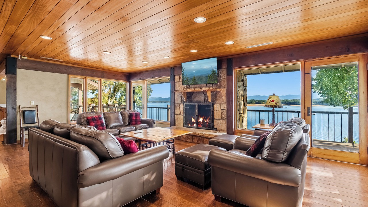 Photo of Livingroom in Dandridge