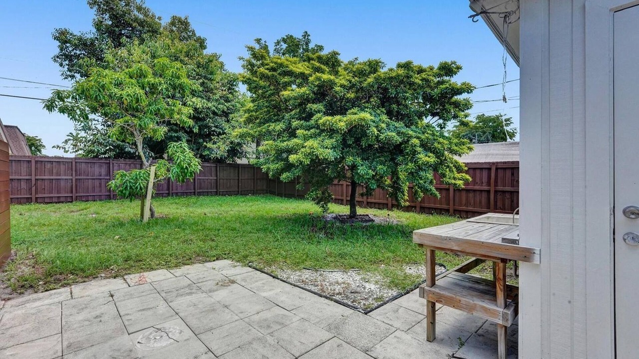 Photo of Patio Balcony in Hollywood