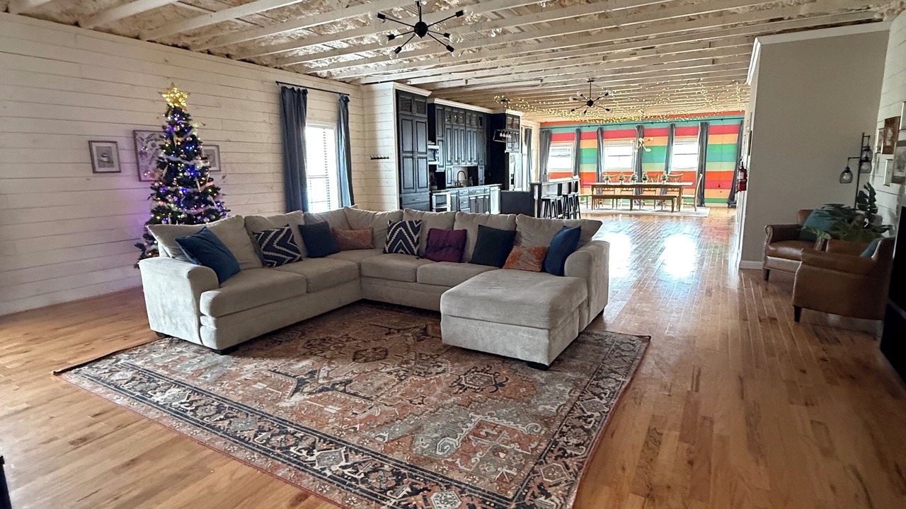 Photo of Livingroom in Guntersville