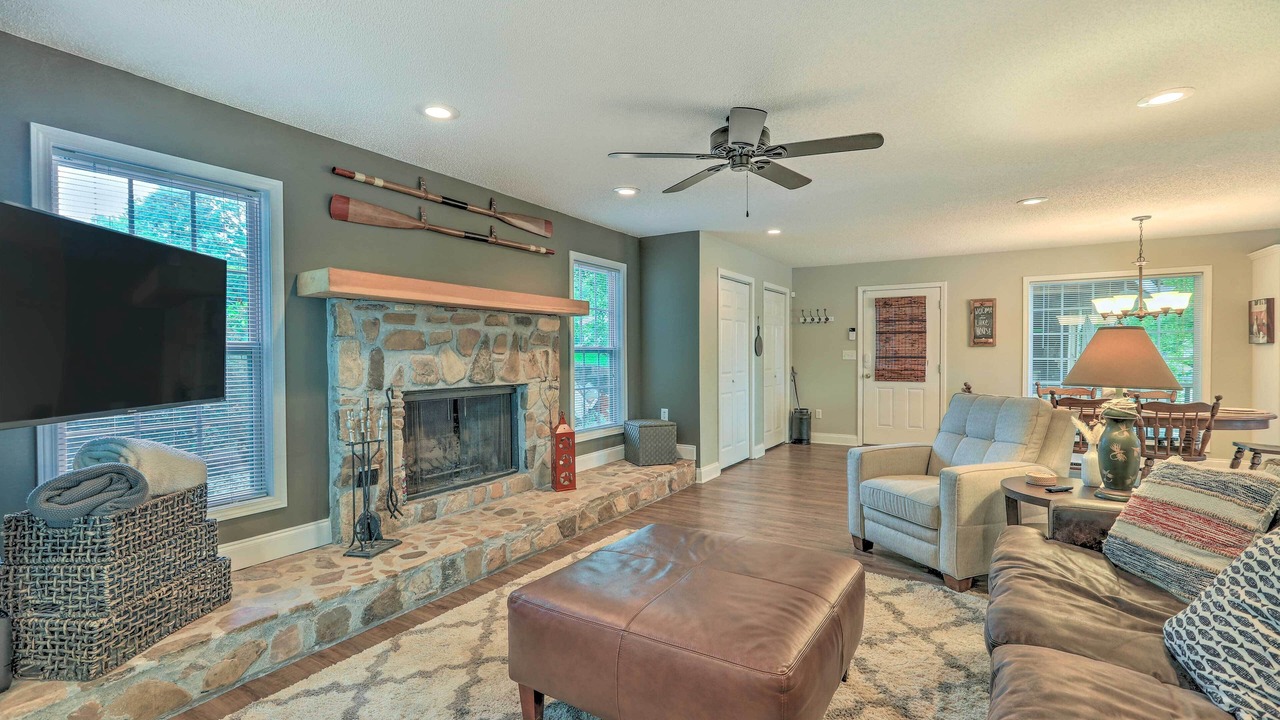 Photo of Livingroom in Eatonton