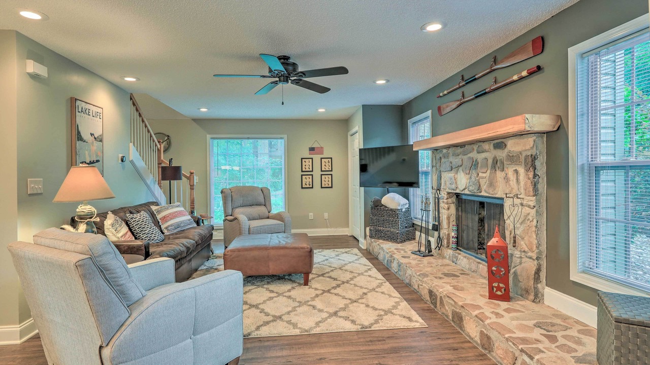 Photo of Livingroom in Eatonton