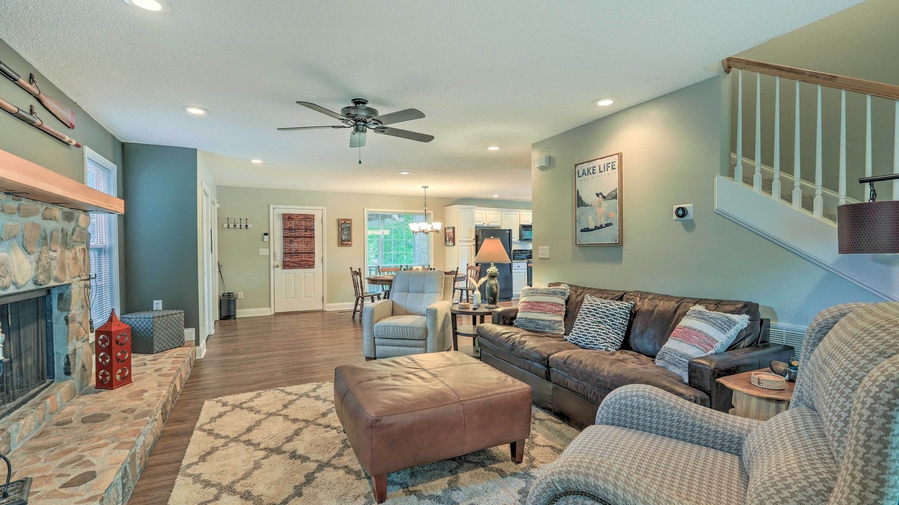 Photo of Livingroom in Eatonton
