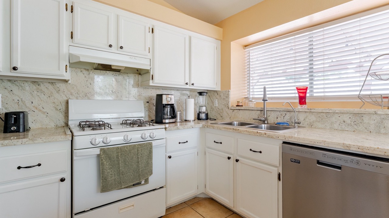 Photo of Kitchen in Desert Shores