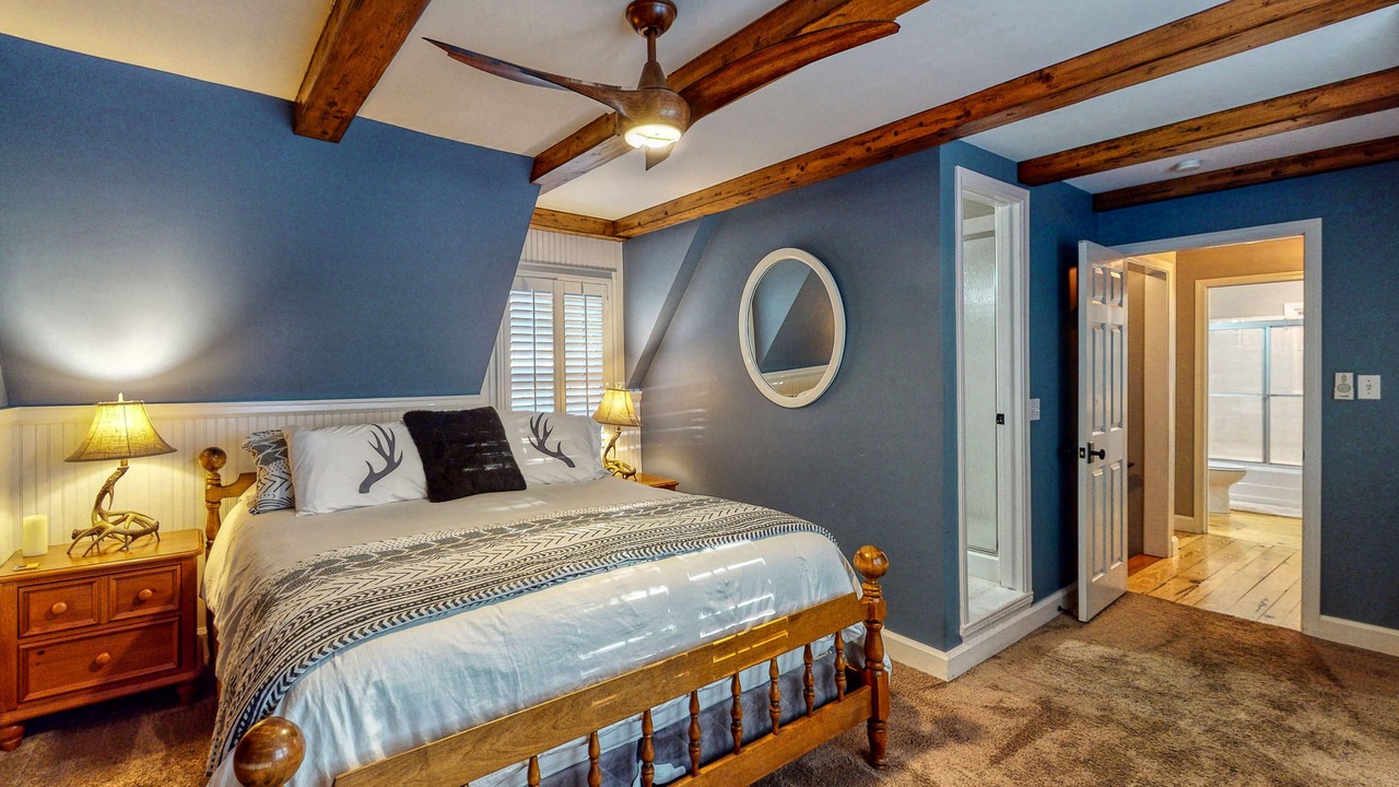 Photo of Bedroom in Lake Arrowhead