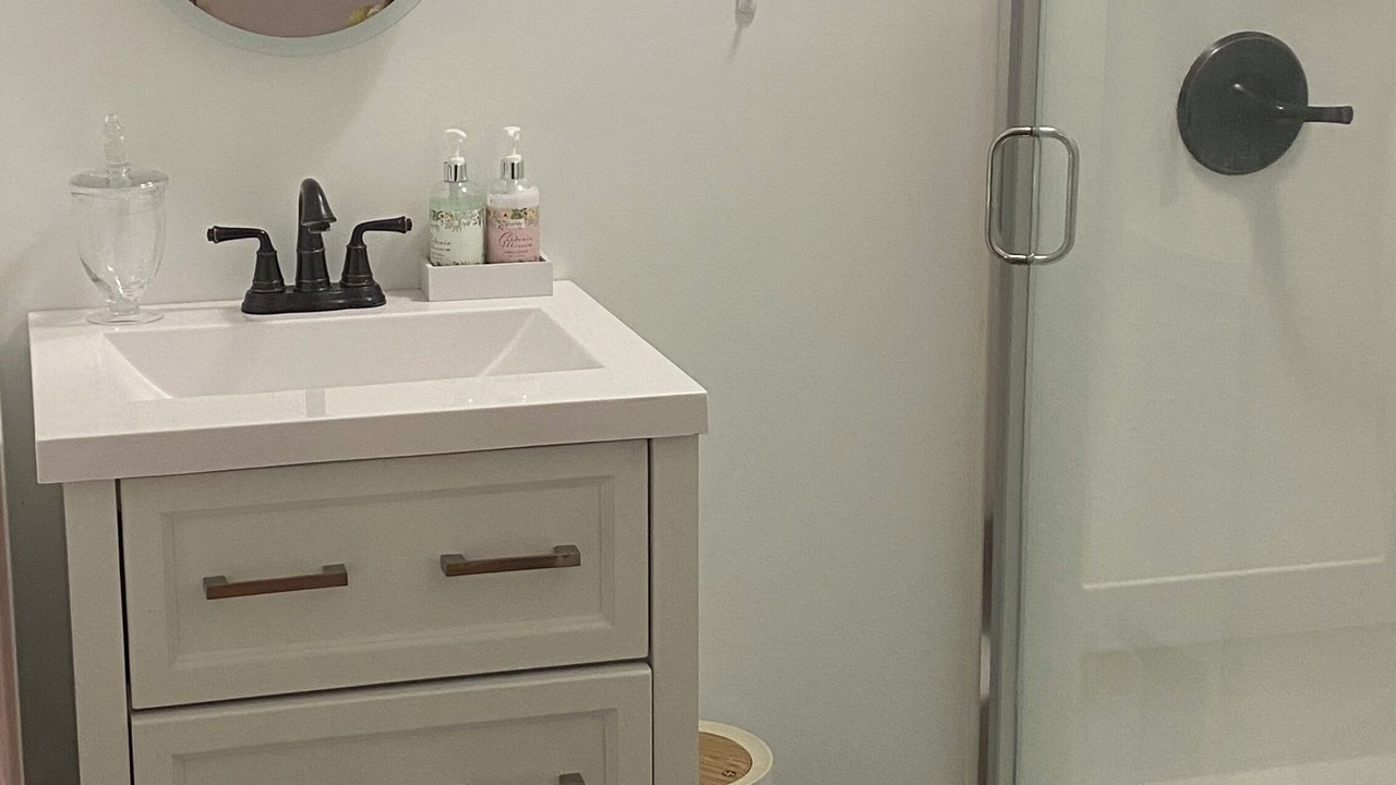 Photo of Bathroom in Guntersville
