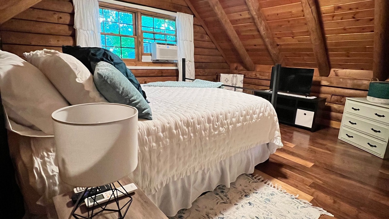 Photo of Bedroom in Burnsville