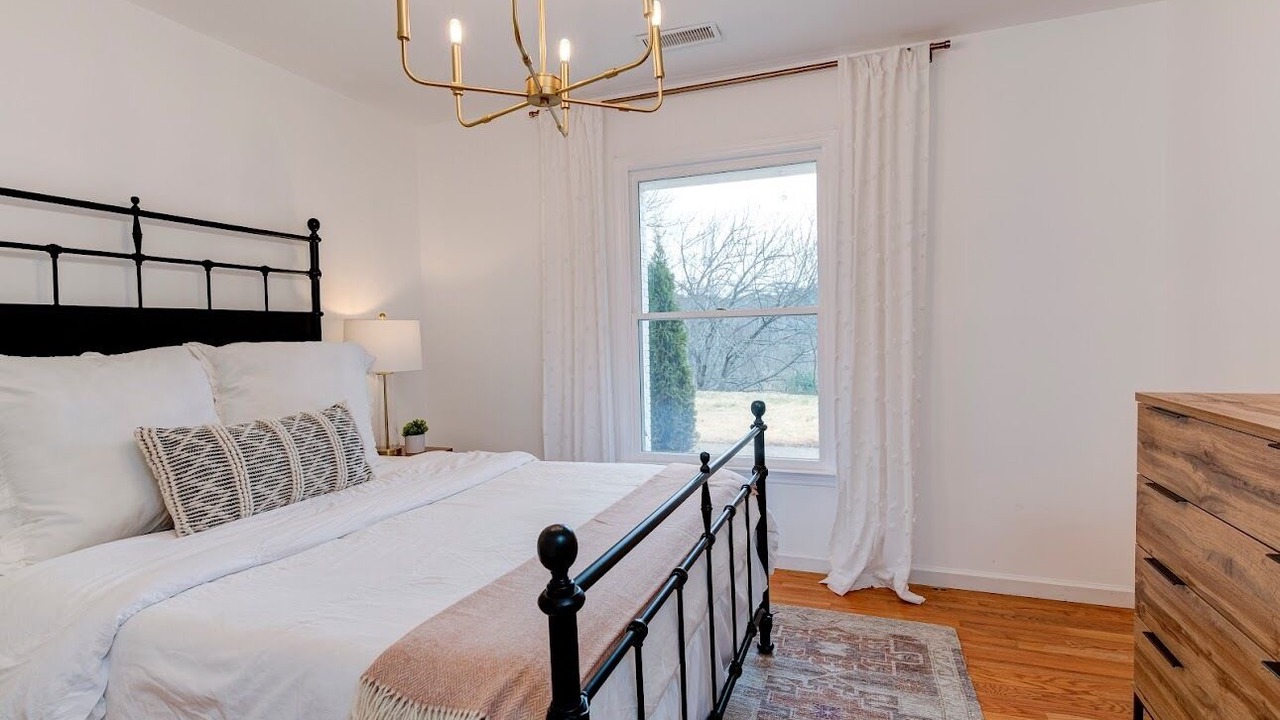 Photo of Bedroom in Alexander