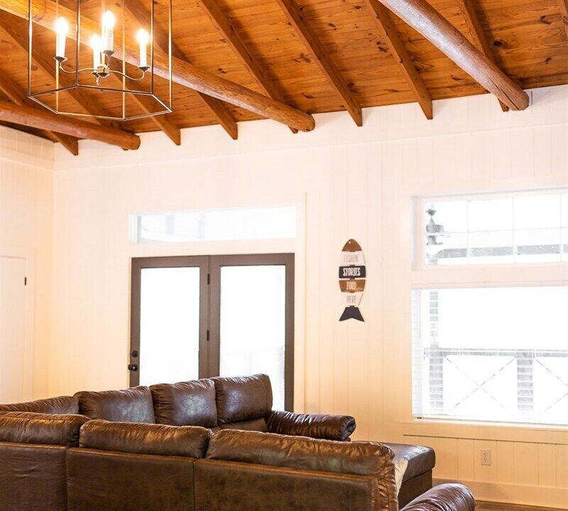 Photo of Livingroom in Guntersville
