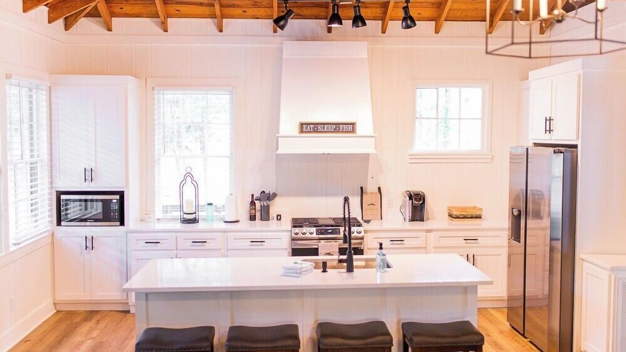 Photo of Kitchen in Guntersville