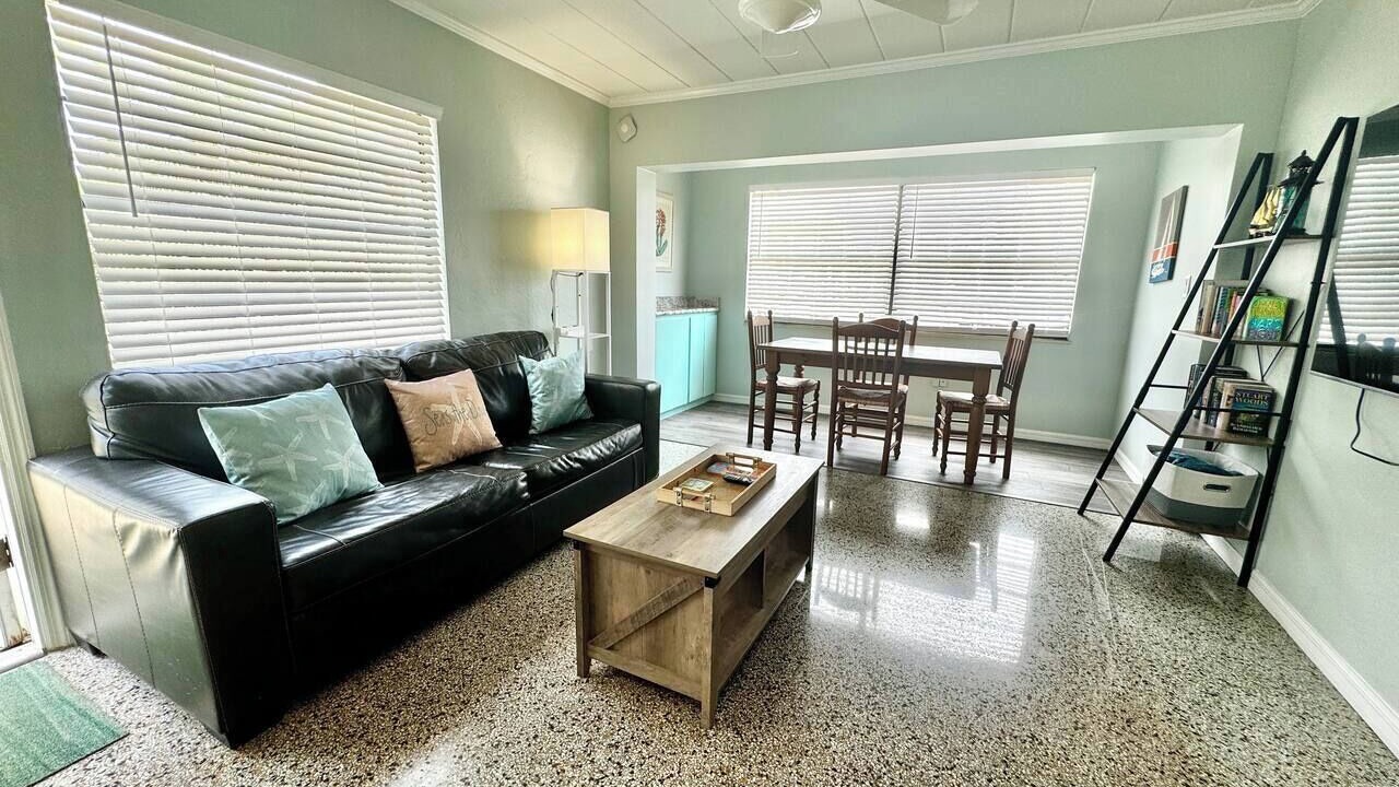 Photo of Livingroom in Independence Square
